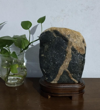 泰山石有鳥(niǎo)圖案或人字好不好？?jī)r(jià)格貴嗎？