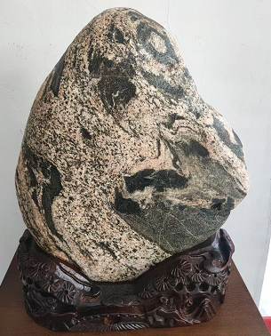 西南缺角但西南方有廁所能擺泰山石嗎？