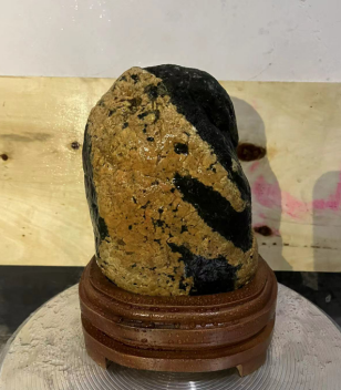 房子多處缺角怎么擺放泰山石？