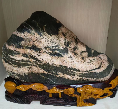 家中的中心點(diǎn)放泰山石有什么作用？