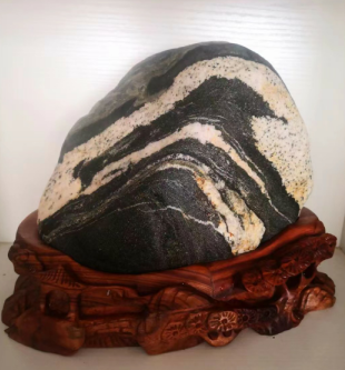 泰山石為什么能化解門沖煞？