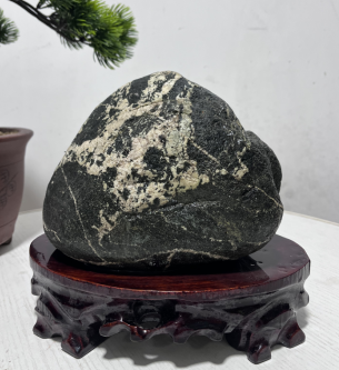 泰山石都是整形過的嗎？泰山石可以涂油嗎？