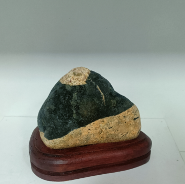 泰山石可以放在家里一進(jìn)門玄關(guān)處嗎？