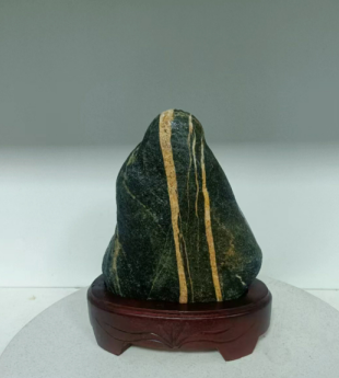 買個擺在家里的泰山石要多少錢？